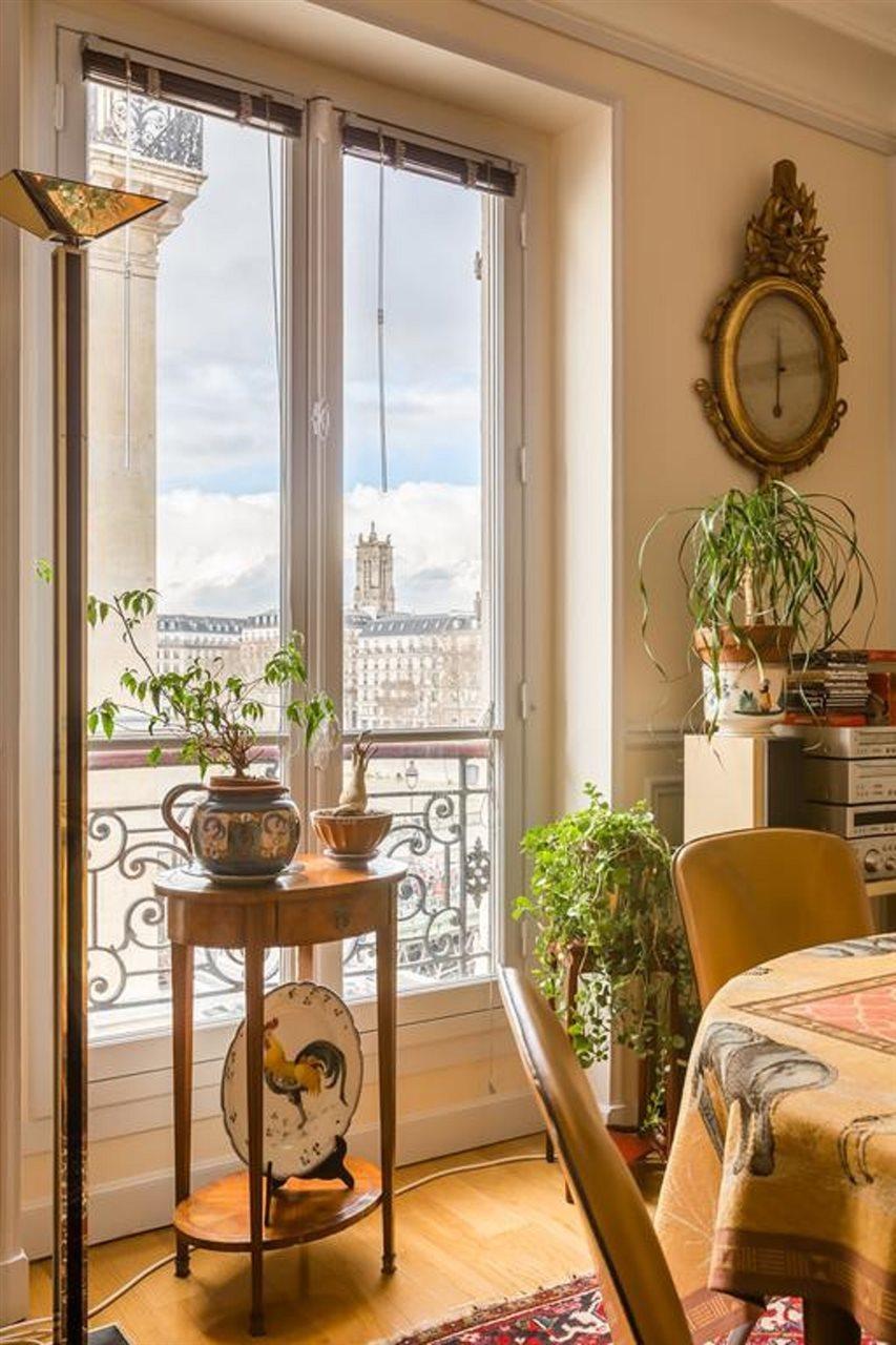 Veeve - Overlooking The Seine On Ile De La Cite Paris Bagian luar foto